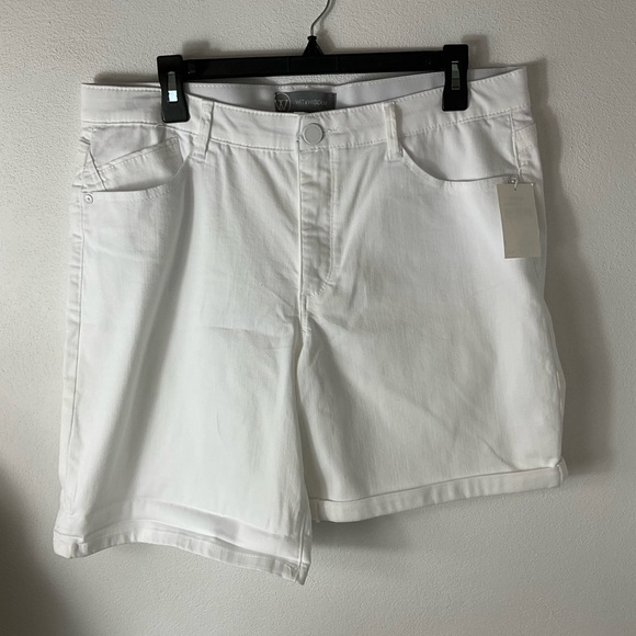 Wit & Wisdom Optic White Jean Shorts Sz 16 - Picture 1 of 5